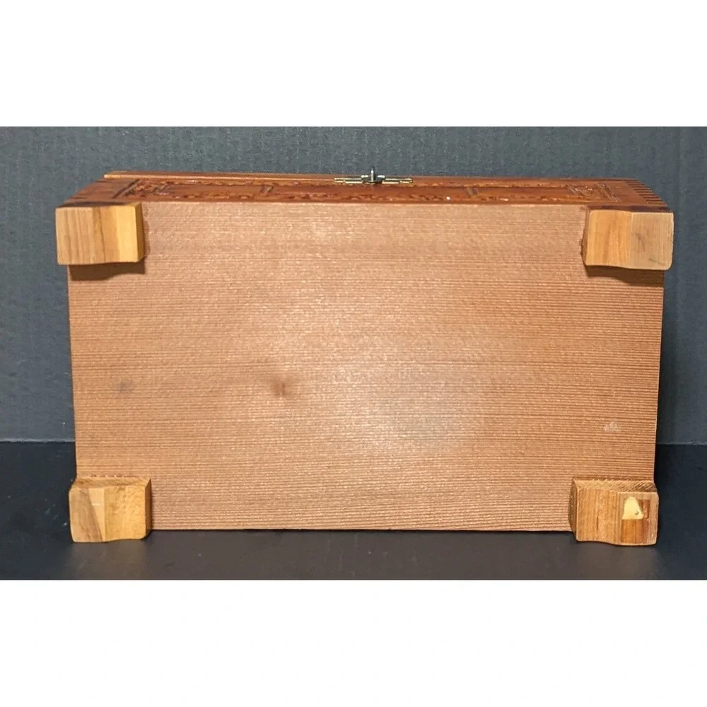 Vintage Hand Carved Cedar Wood Jewelry Keepsake Box Cottage Landscape 11